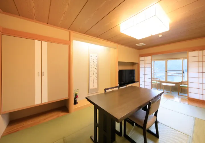 image:Interior view of the Barrier-free Japanese-Western-style rooms
