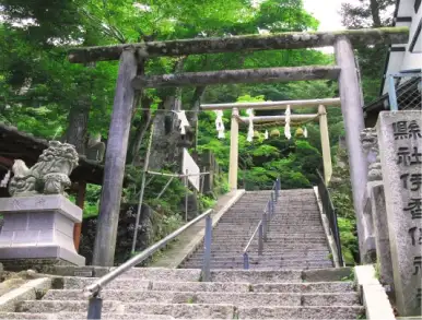 image:Ikaho Shrine